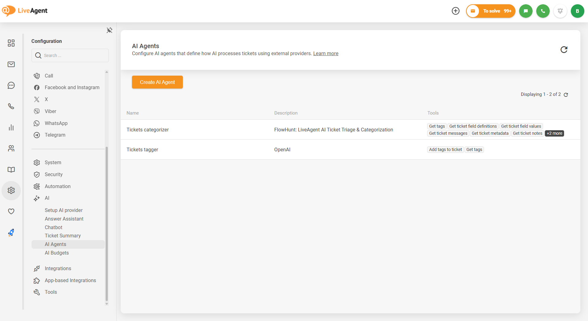 Ecranul de configurare a agenților AI LiveAgent care afișează agenții de categorisire și etichetare a tichetelor