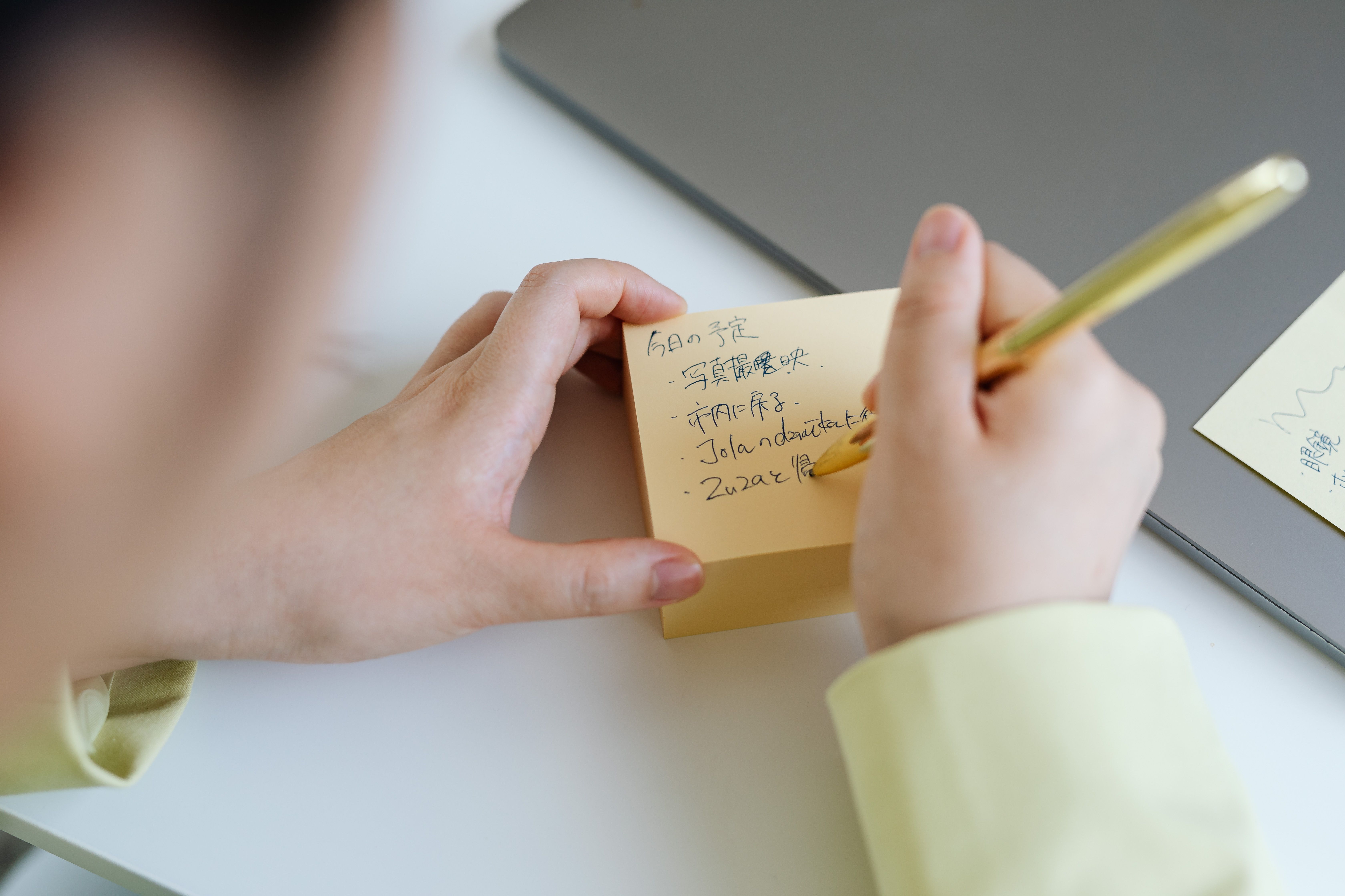 Cum să Folosești AI-ul pentru a Crea Note Interne din Conversații Ale Tichetelor de Suport