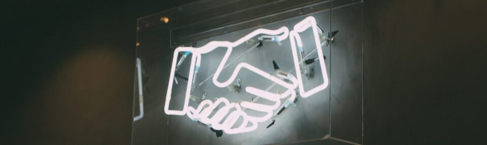 Serviciul de asistență pentru clienți omnichannel: Definiție, beneficii și strategie