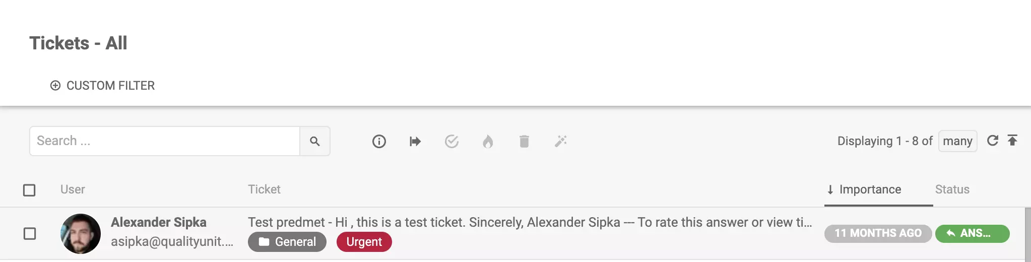 O vizualizare a tichetului cu eticheta Urgent